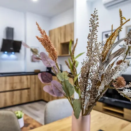 Garesc Lofts Apartmán *