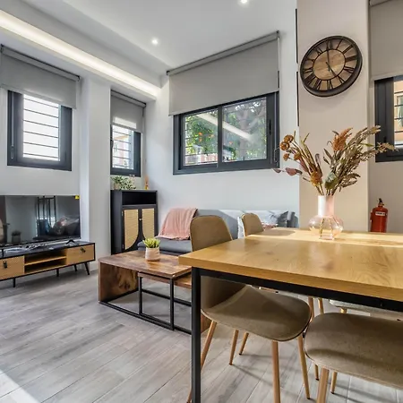 Garesc Lofts Apartmán *